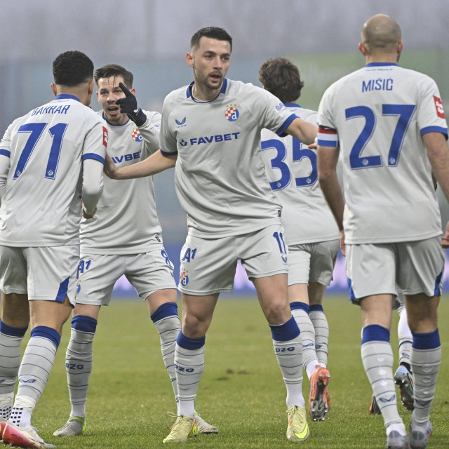 Hoxha u proslavi pogotka