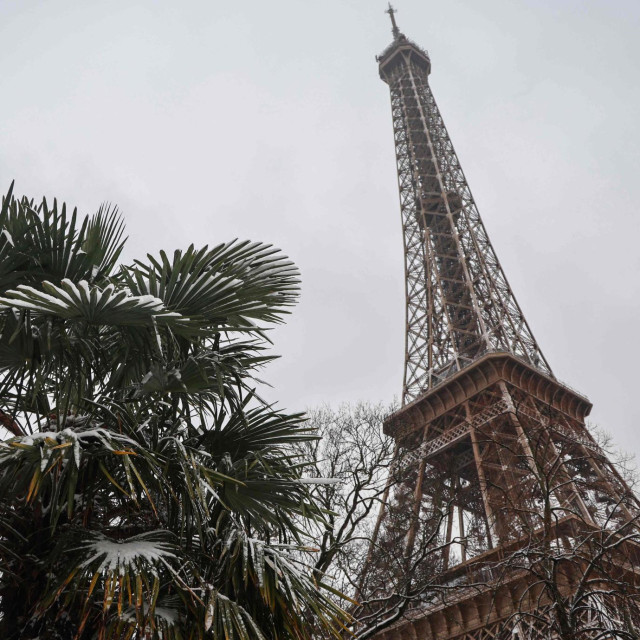 Francuska se prvi put u 80 godina suočava s manjim brojem rođenih od umrlih