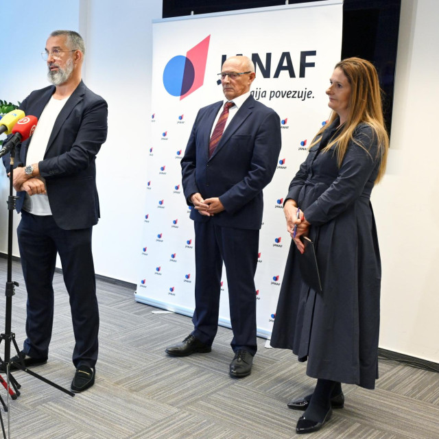 Nadzorni odbor Jadranskog naftovoda unatoč zahtjevu predstavnika radnika u tom tijelu, nije raspravljao o odgovornosti člana Uprave Vladislava Veselice zbog nedostatka kvoruma.