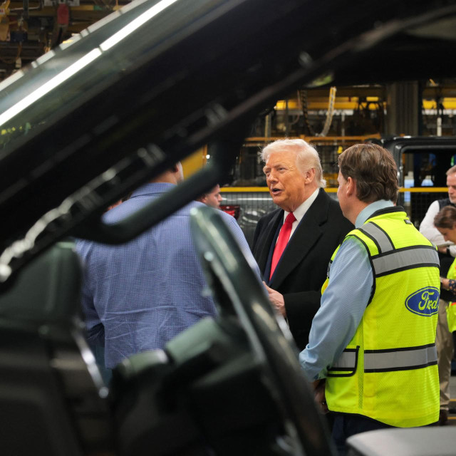 Donald Trump u tvornici automobila u Detroitu 