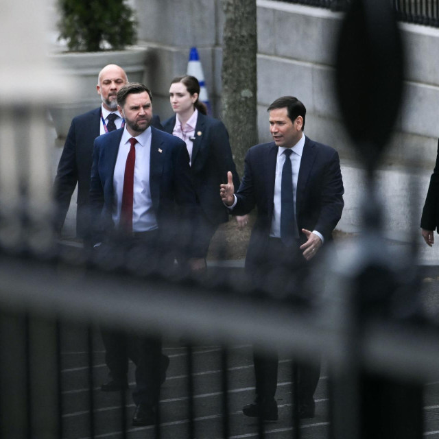 JD Vance i Marco Rubio napuštaju zgradu Eisenhower u kojoj se održao sastanak