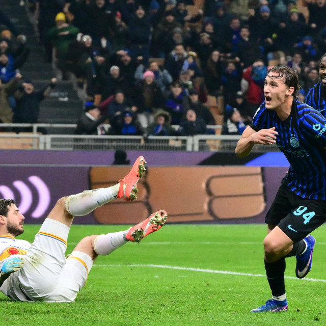 Pio Esposito slavi pobjednički pogodak