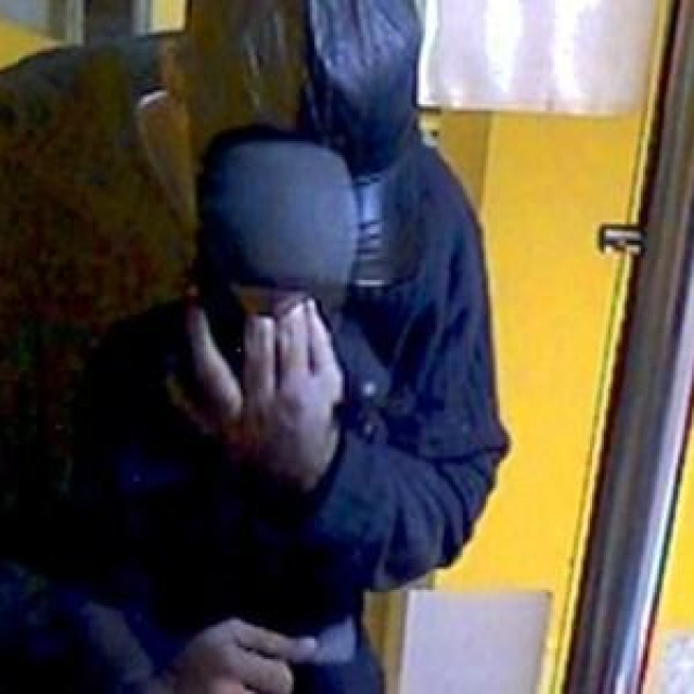 Snimke nadzorne kamere prvih pljački Mirka B. 2008. godine