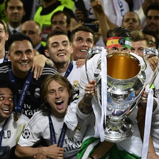 Igrači Reala s trofejem LP 2016. godine