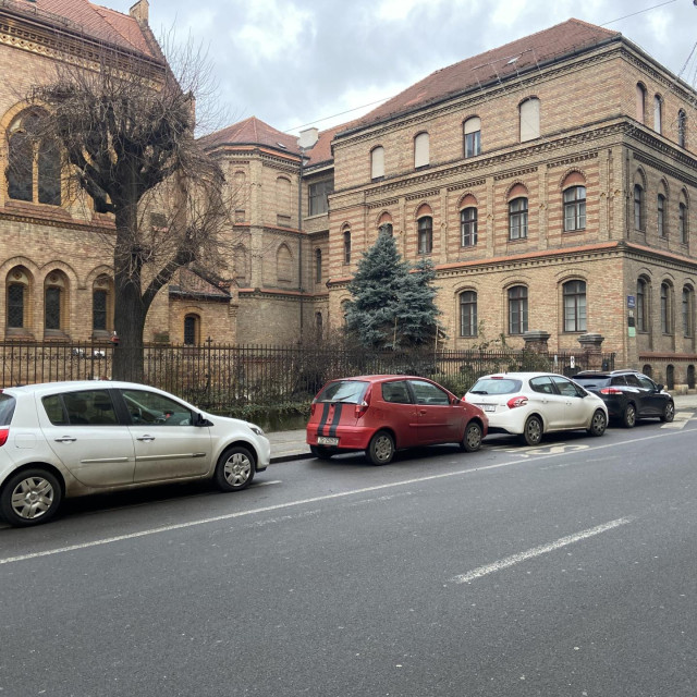 Nepropisno parkiranje u Gundulićevoj ulici