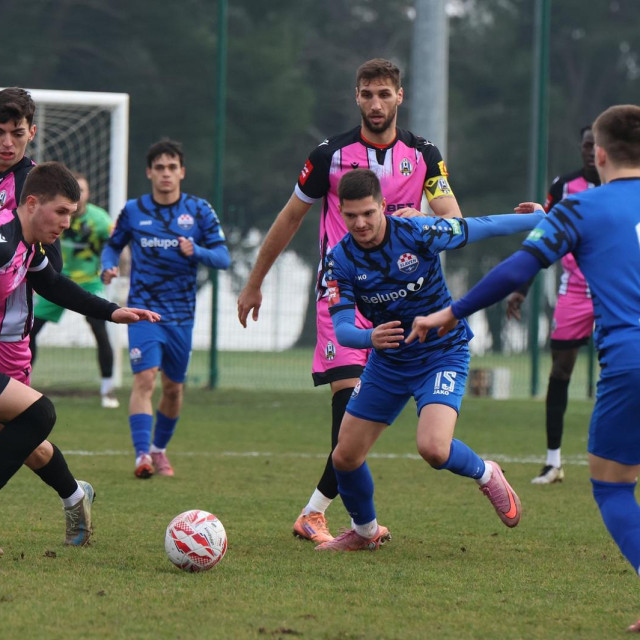 Detalj s utakmice Slavena Belupa i Lokomotive u Medulinu