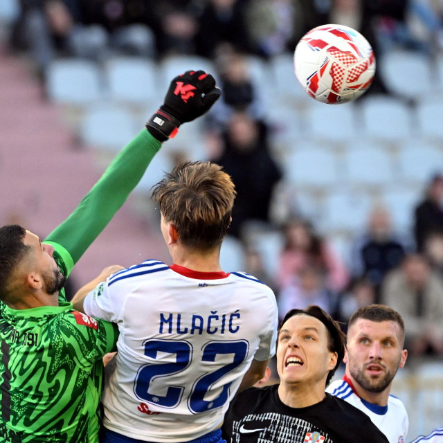 Branimir Mlačić u skoku protiv Vukovara