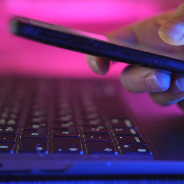 Fiskalizacija 2.0 je projekt Porezne uprave koji uvodi obveznu fiskalizaciju i razmjenu e-računa (elektroničkih računa) u poslovnim (B2B) i državnim (B2G) transakcijama