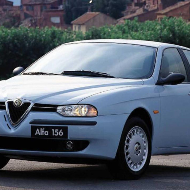 Alfa 156