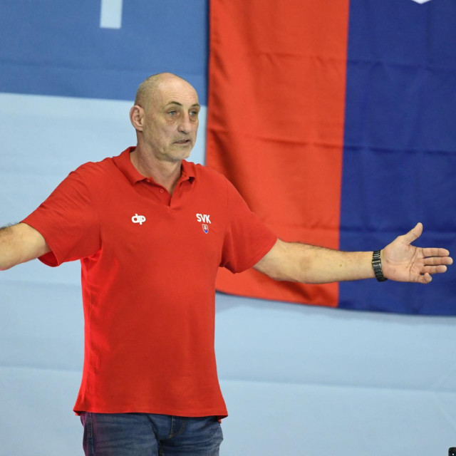 Dubrovnik, 050124.
Gradski bazen u Gruzu.
Europsko prvenstvo u vaterpolu 2024.
Vaterpolo utakmica 1. kola skupine D, Slovacka - Slovenija.
Na fotografiji: trener Slovacke Roman Polacik.