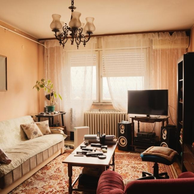 Ovaj retro stan, u odnosu na ponuđeni u Novom Sadu, izgleda superluksuzno