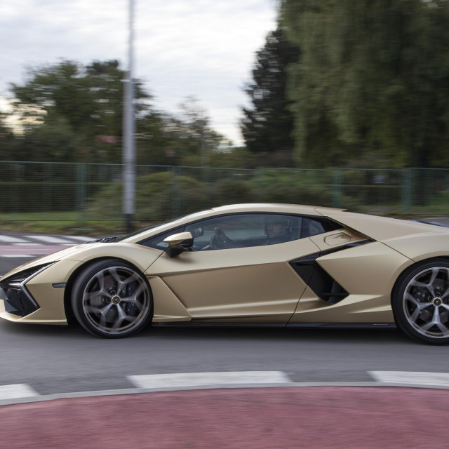 Lamborghini Revuelto