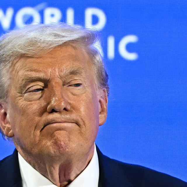 Donald Trump tijekom govora u Davosu