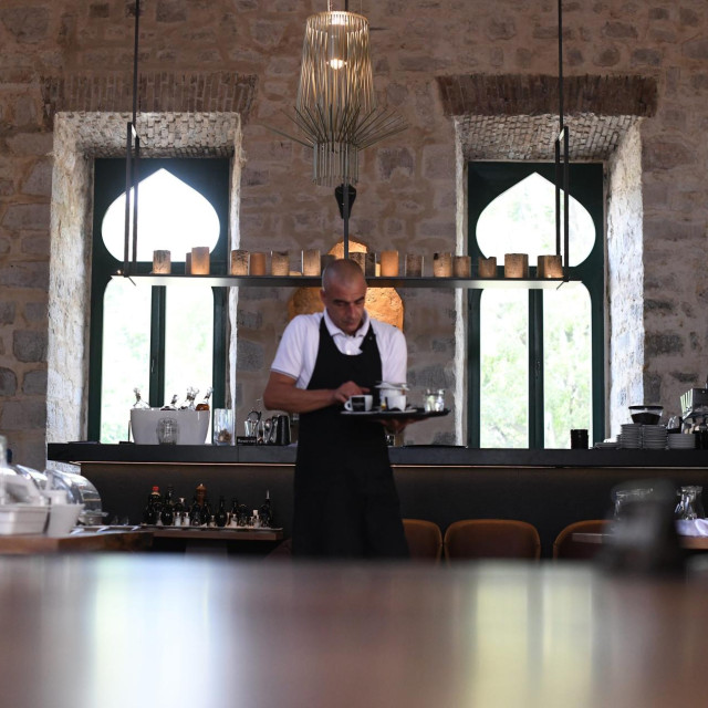 Han Jusufa Maškovića danas je obnovljen i pretvoren u hotel i restoran