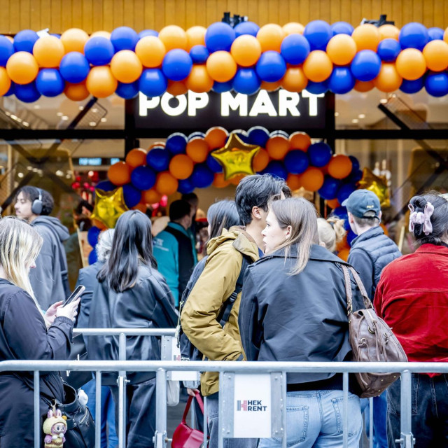 Prodaja Labubu lutkica u Rotterdamu
