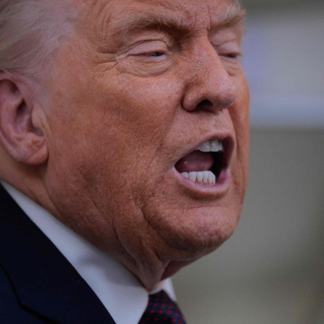  Donald Trump 