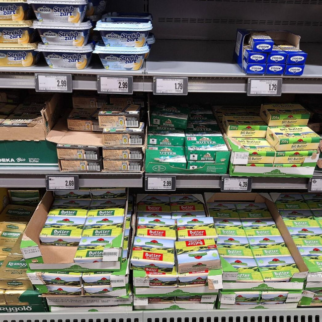 Polica u trgovini Aldi