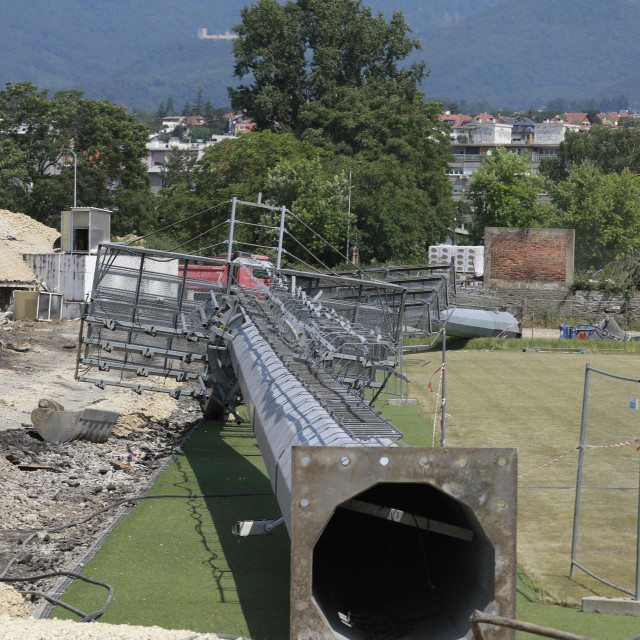 Rasvjeta sa stadiona premještena je na Hipodrom
 