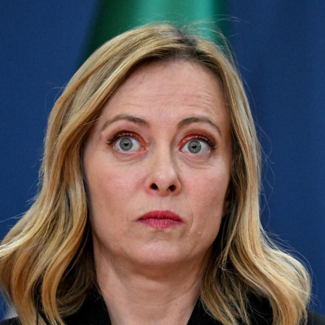Talijanska premijerka Giorgia Meloni još sredinom prošle godine najavila porez od dva eura na pakete vrijedne manje od 150 eura koji stižu u Italiju izvan EU-a kako bi zaustavila nagli porast robe kineskih tvrtki