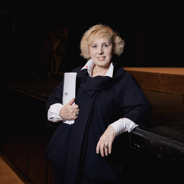 Nina Kleflin:  Danas, kada su ljudi u mnogočemu izgubili spontanost, kad je njihova komunikacija posredovana tehnikom i preplavljena otuđenjem, samoća i osamljenost prisutniji su više nego ikad