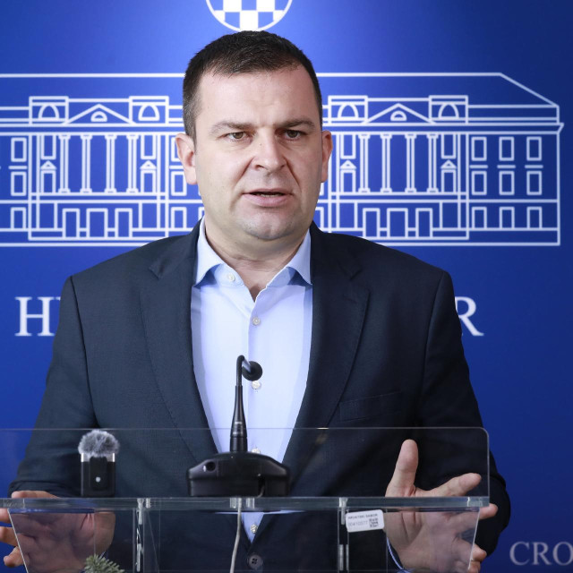 Dario Hrebak

 