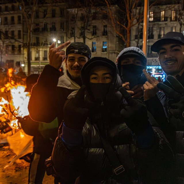 Neredi u Marseilleu nakon utakmice Afričkog kupa nacija između Alžira i Nigerije
