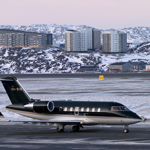 Avion kojim je danska premijerka Mette Frederiksen u petak stigla u Nuuk