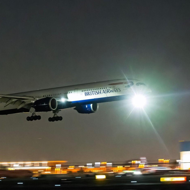 Airbus A350-1000; ilustracija
