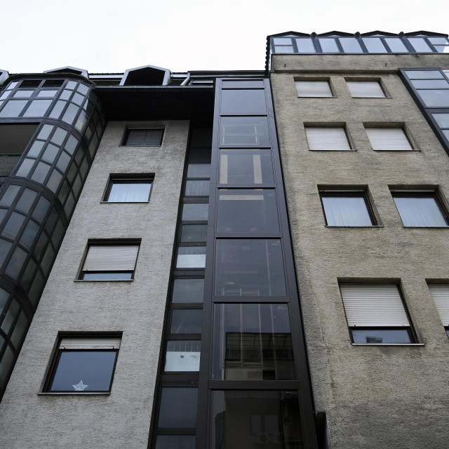 Suvlasnici na adresi Vrbik 33D u Zagrebu ugradili su vanjsko dizalo na zgradu