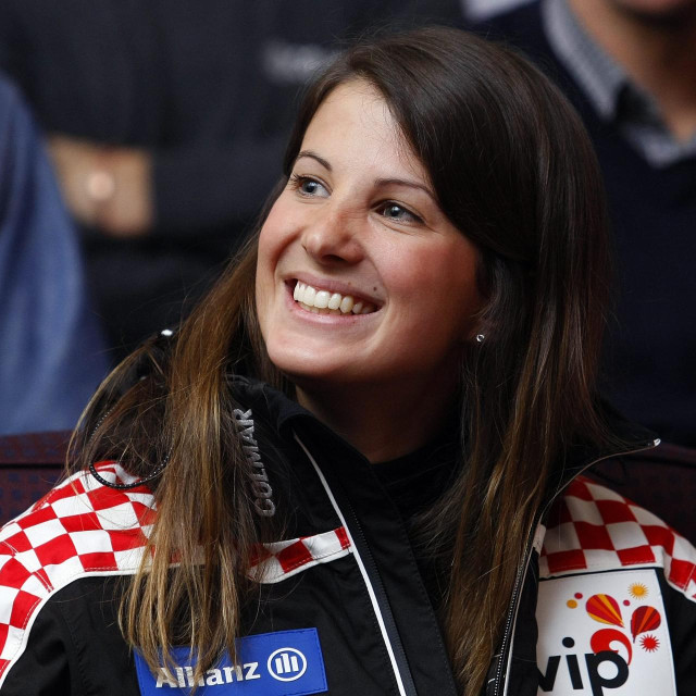 Ana Jelušić Black