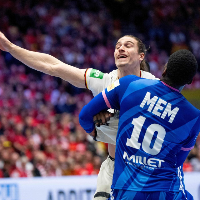 Juri Knorr protiv Dike Mema