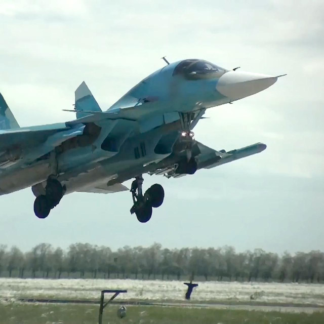 Suhoj Su-34 (arhivska fotografija)