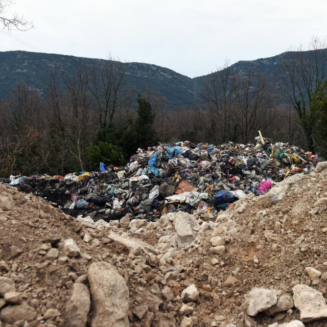 Otpad na predjelu Česvinice kod Stona