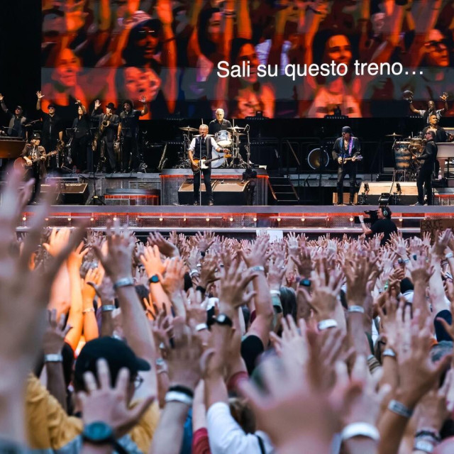 Bruce Springsteen zabranio je da se objavi njegova ploča ”Born to Run”, sumnjajući da išta vrijedi. O američkoj zvijezdi raspisao se i naš kolumnist Ante Tomić, no, koliko god ga to veselilo, morao se prebaciti i na domaće teme