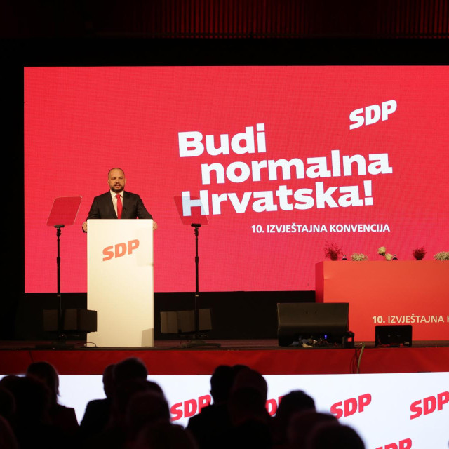 Predsjednik SDP-a Siniša Hajdaš Dončić na desetoj tematsko-izvještajnoj konvenciji stranke