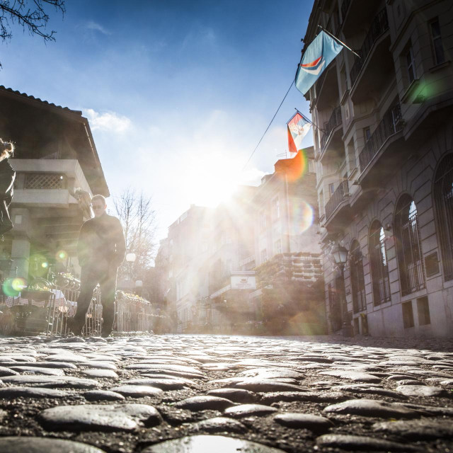 Autentičan izgled ovoj ulici i danas daju kaldrma, prigušeno osvjetljenje fenjera i zgrade sa starim fasadama