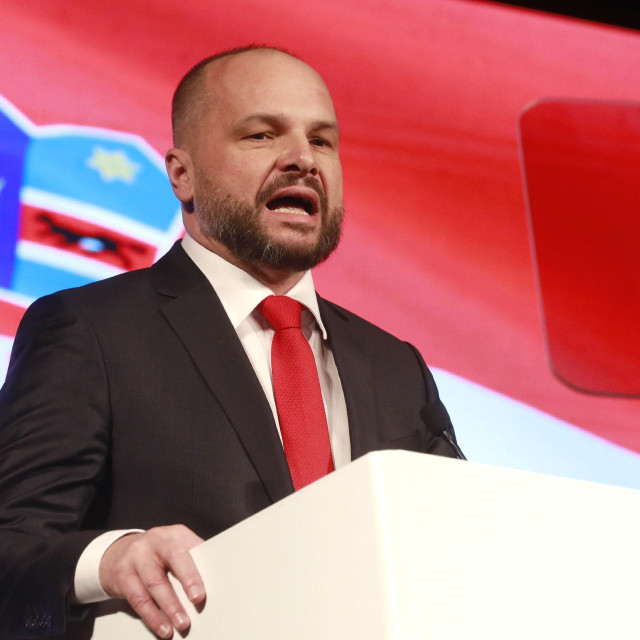 Siniša Hajdaš Dončić
 