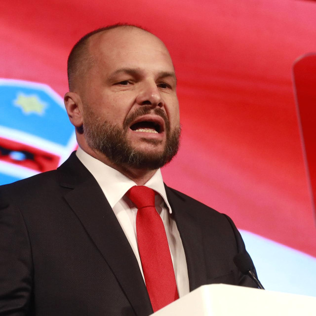 Siniša Hajdaš Dončić
 