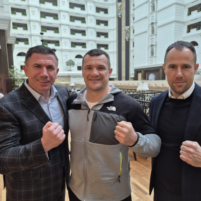 Ivica Pirić, savjetnik Veleposlanstva Kazahstana u Hrvatskoj za sportska i gospodarska pitanja (lijevo) i Mirko Filipović (u sredini) u Kazahstanu i Vladimir Ribić
