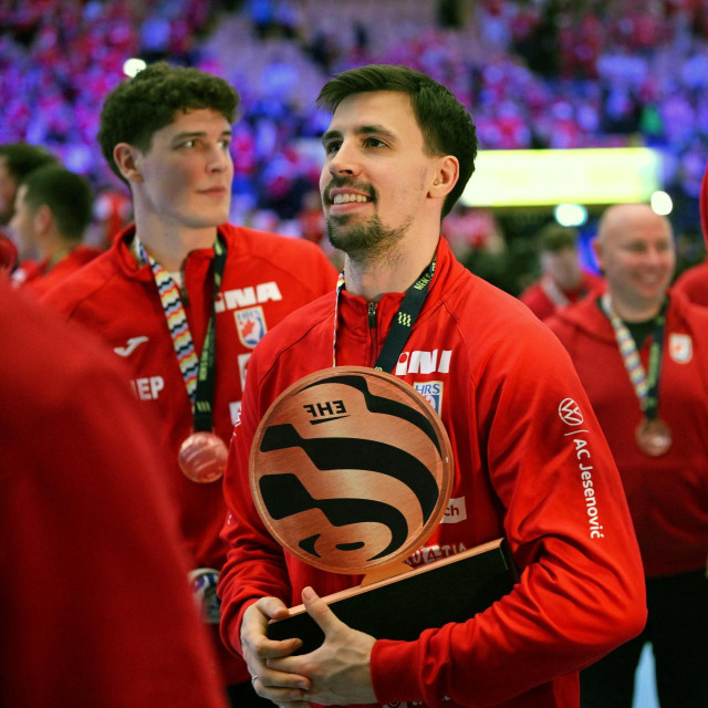 Ivan Martinović s trofejem za treće mjesto