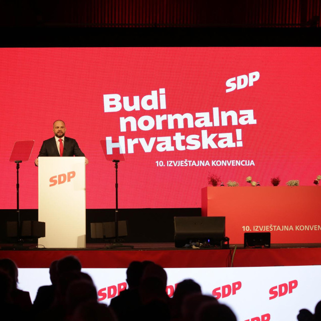 Predsjednik SDP-a Siniša Hajdaš Dončić na 10. tematsko-izvještajnoj konvenciji stranke