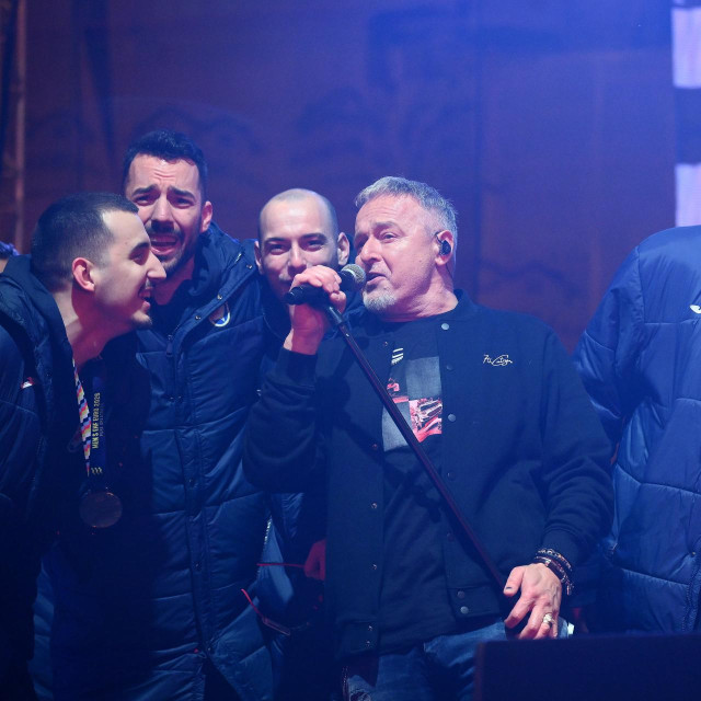 Marko Preković Thompson s hrvatskim rukometašima na dočeku na Trgu bana Josipa Jelačića