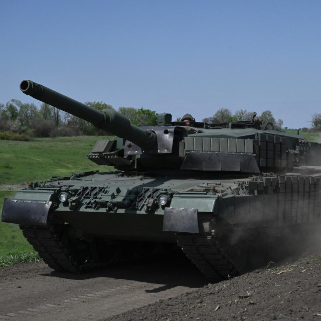 Leopard 2A4 tenk
