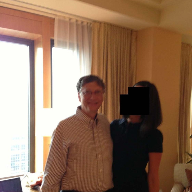 Bill Gates na fotografijama iz objavljenih dokumenata o Epsteinu