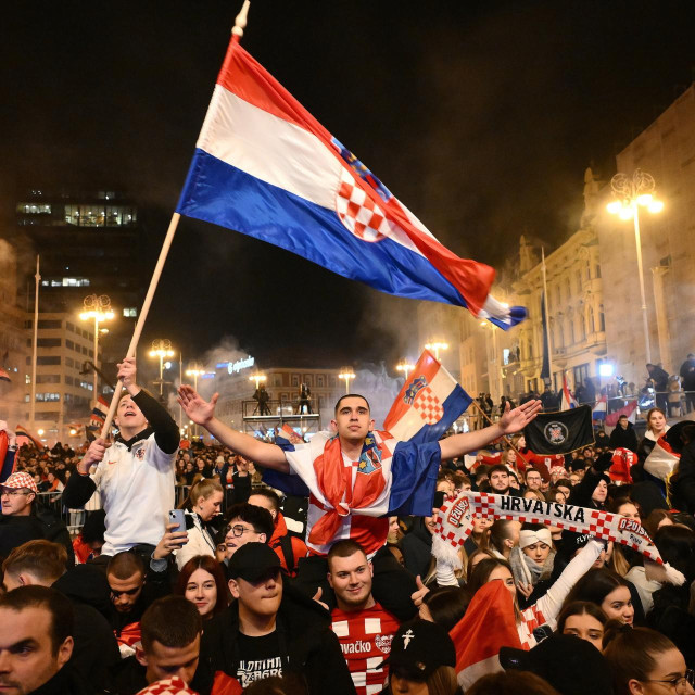 Navijačku himnu za one koji osvoje peto, šesto ili sedmo mjesto ponudio je Mile Kekin