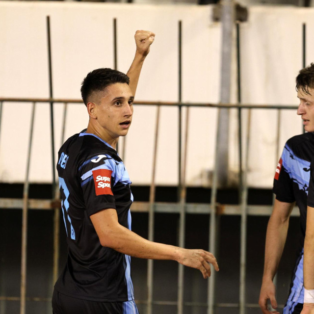 Luka Menalo i Niko Janković (sasvim desno)