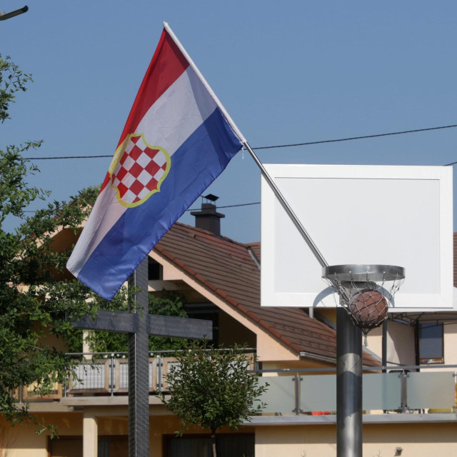 Spomenik ubijenoj djeci
