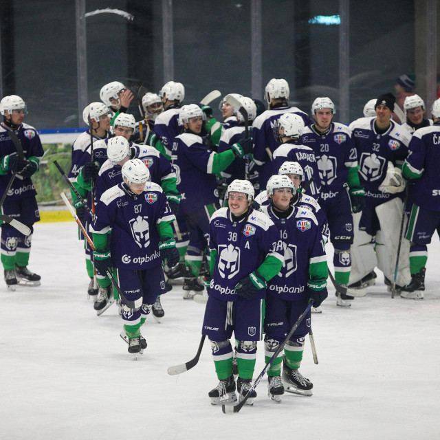 Slavlje hokejaša Siska nakon pobjede