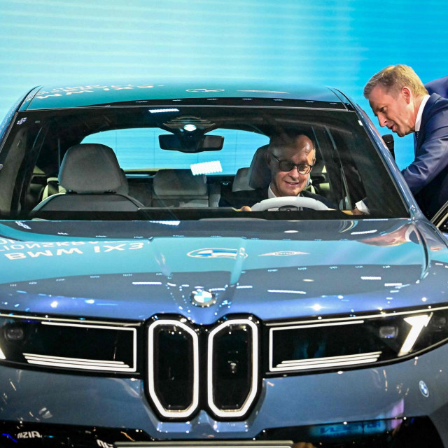 BMW iX3