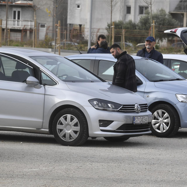 Sajam rabljenih automobila, ilustracija